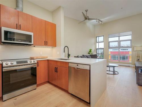 408-797 Tyee Rd, Victoria, BC - Indoor Photo Showing Kitchen