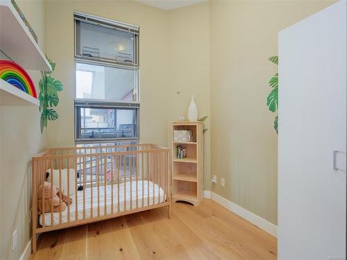 408-797 Tyee Rd, Victoria, BC - Indoor Photo Showing Bedroom