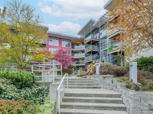 408-797 Tyee Rd, Victoria, BC - Outdoor