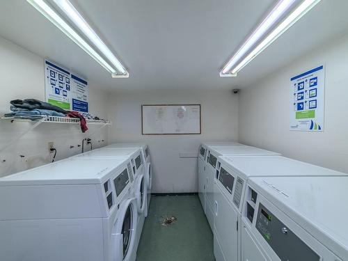 207-4728 Uplands Dr, Nanaimo, BC - Indoor Photo Showing Laundry Room