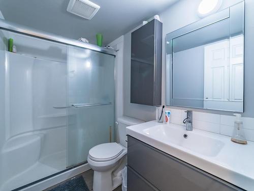 207-4728 Uplands Dr, Nanaimo, BC - Indoor Photo Showing Bathroom