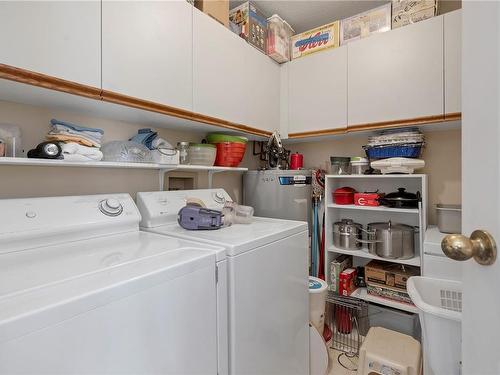 331-390 South Island Hwy, Campbell River, BC - Indoor Photo Showing Laundry Room