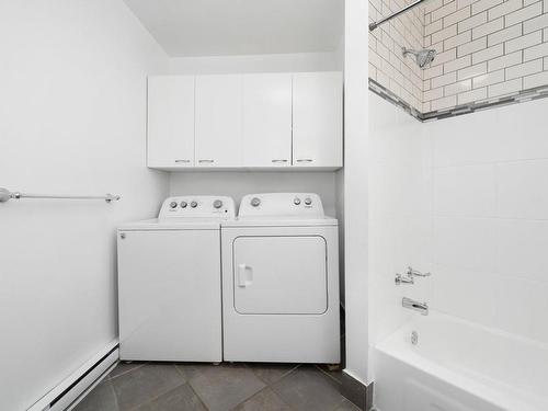 Bathroom - 5200 Rue Notre-Dame O., Montréal (Le Sud-Ouest), QC - Indoor Photo Showing Laundry Room