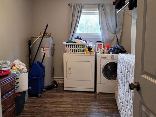 15 Lodge Drive, Clearwater, BC - Indoor Photo Showing Laundry Room