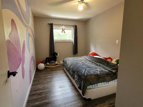 15 Lodge Drive, Clearwater, BC - Indoor Photo Showing Bedroom