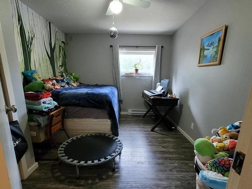 15 Lodge Drive, Clearwater, BC - Indoor Photo Showing Bedroom