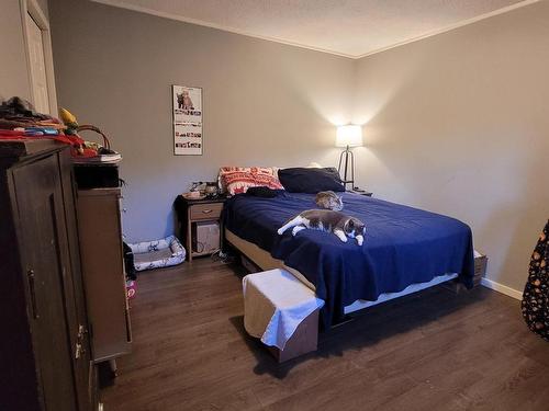 15 Lodge Drive, Clearwater, BC - Indoor Photo Showing Bedroom