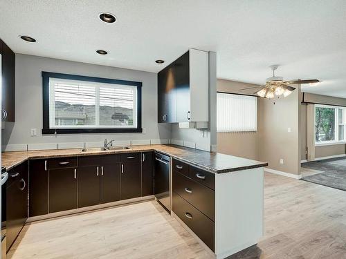 2662 Ayr Place, Kamloops, BC - Indoor Photo Showing Kitchen With Double Sink