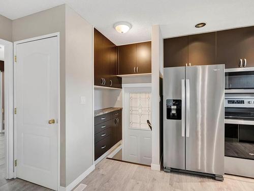 2662 Ayr Place, Kamloops, BC - Indoor Photo Showing Kitchen