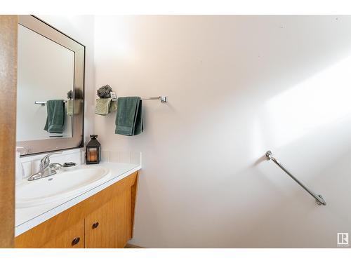 6416 150 Av Nw, Edmonton, AB - Indoor Photo Showing Bathroom