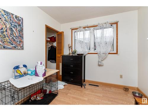 6416 150 Av Nw, Edmonton, AB - Indoor Photo Showing Other Room