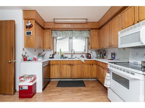 6416 150 Av Nw, Edmonton, AB - Indoor Photo Showing Kitchen With Double Sink