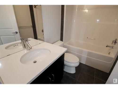 #28 5873 Mullen Pl Nw, Edmonton, AB - Indoor Photo Showing Bathroom