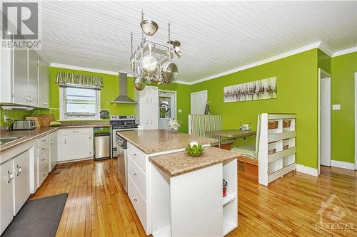 1618 St Jean Street, Clarence-Rockland, ON - Indoor Photo Showing Kitchen