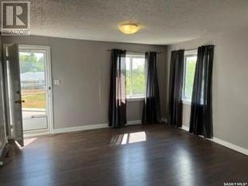 310 7Th Avenue Nw, Swift Current, SK - Indoor