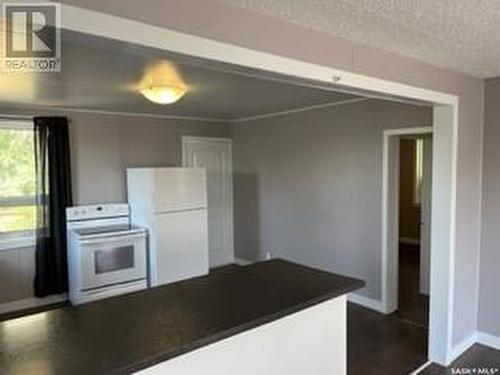 310 7Th Avenue Nw, Swift Current, SK - Indoor Photo Showing Kitchen