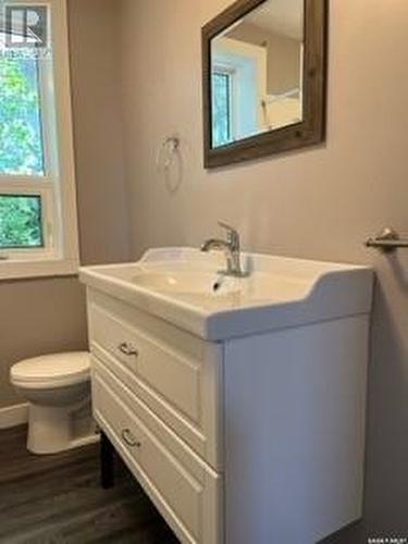 310 7Th Avenue Nw, Swift Current, SK - Indoor Photo Showing Bathroom