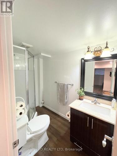 31 Carlton Road E, Barrie, ON - Indoor Photo Showing Bathroom