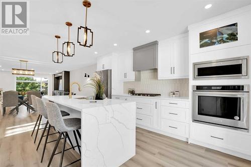 7708 Silver Springs Road Nw, Calgary, AB - Indoor Photo Showing Kitchen With Upgraded Kitchen