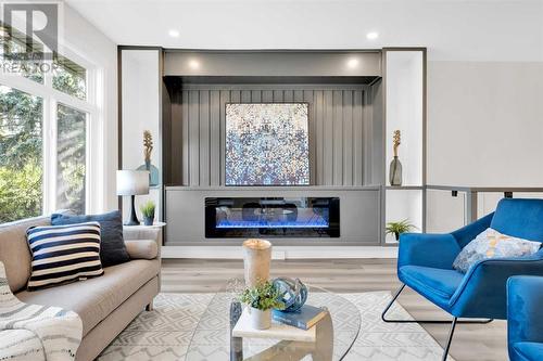 7708 Silver Springs Road Nw, Calgary, AB - Indoor Photo Showing Living Room