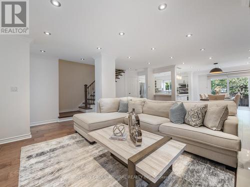 65 Westhampton Drive, Vaughan, ON - Indoor Photo Showing Living Room