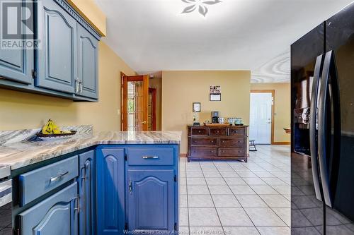 302 Applewood, Kingsville, ON - Indoor Photo Showing Kitchen