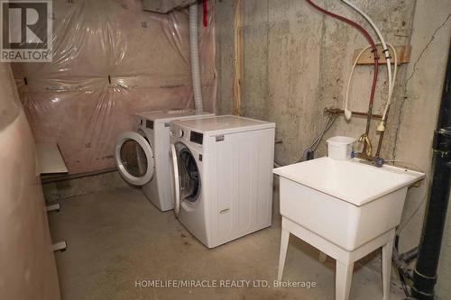 69 Teal Crest Circle, Brampton, ON - Indoor Photo Showing Laundry Room