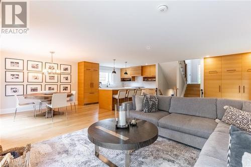 3410 Spruce Avenue, Burlington, ON - Indoor Photo Showing Living Room