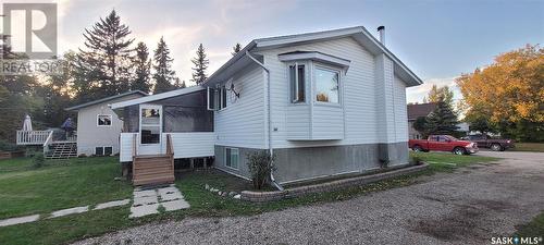 214 Centre Avenue, Meadow Lake, SK - Outdoor