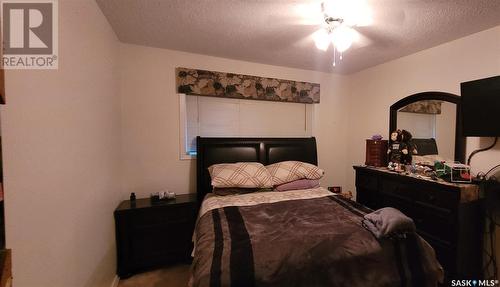 214 Centre Avenue, Meadow Lake, SK - Indoor Photo Showing Bedroom