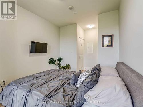 515A - 9608 Yonge Street, Richmond Hill, ON - Indoor Photo Showing Bedroom