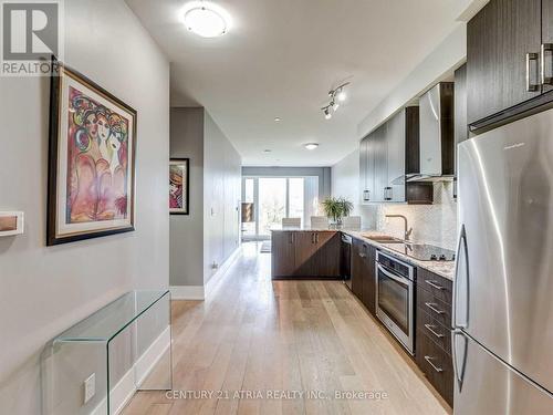 515A - 9608 Yonge Street, Richmond Hill, ON - Indoor Photo Showing Kitchen With Stainless Steel Kitchen With Upgraded Kitchen