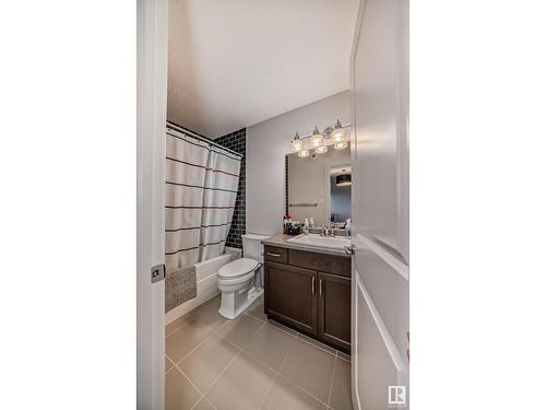 3064 Keswick Wy Sw, Edmonton, AB - Indoor Photo Showing Bathroom