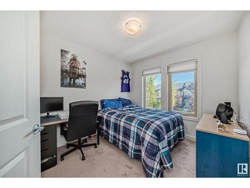 3064 Keswick Wy Sw, Edmonton, AB - Indoor Photo Showing Bedroom