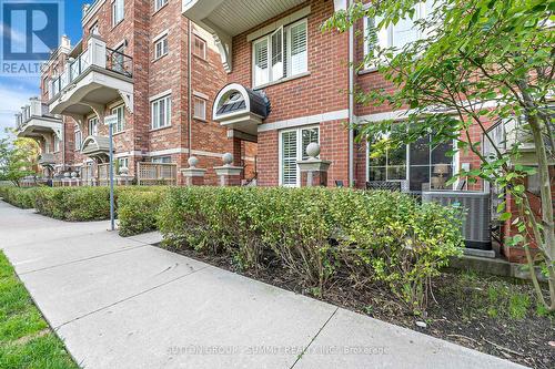 16 - 2579 Sixth Line, Oakville, ON - Outdoor