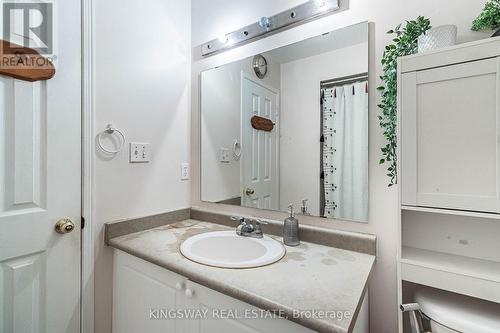 58 Leagate Street, Brampton, ON - Indoor Photo Showing Bathroom