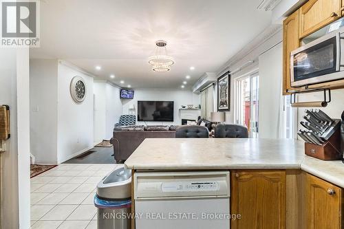 58 Leagate Street, Brampton, ON - Indoor Photo Showing Kitchen