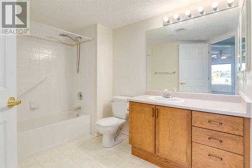 3309, 3000 Sienna Park Green Sw, Calgary, AB - Indoor Photo Showing Bathroom