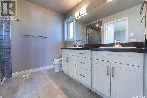 1107 Evergreen Boulevard, Saskatoon, SK - Indoor Photo Showing Bathroom