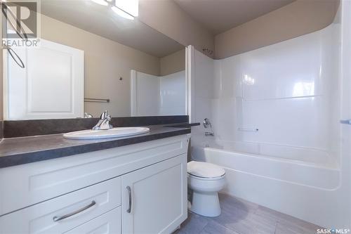 1107 Evergreen Boulevard, Saskatoon, SK - Indoor Photo Showing Bathroom