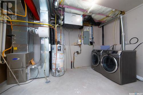 1107 Evergreen Boulevard, Saskatoon, SK - Indoor Photo Showing Laundry Room