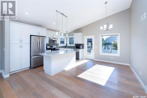 1107 Evergreen Boulevard, Saskatoon, SK - Indoor Photo Showing Kitchen With Stainless Steel Kitchen With Upgraded Kitchen