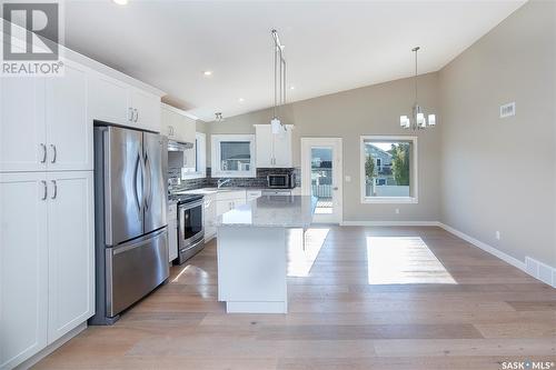 1107 Evergreen Boulevard, Saskatoon, SK - Indoor Photo Showing Kitchen With Stainless Steel Kitchen