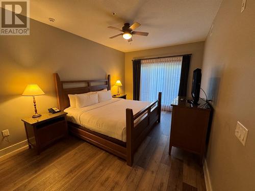 1200 Rancher Creek Road Unit# 140C, Osoyoos, BC - Indoor Photo Showing Bedroom