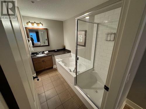 1200 Rancher Creek Road Unit# 140C, Osoyoos, BC - Indoor Photo Showing Bathroom