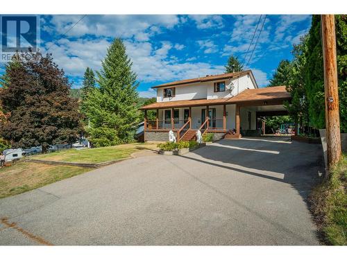 110 Cedar  Avenue, Fruitvale, BC - Outdoor With Facade