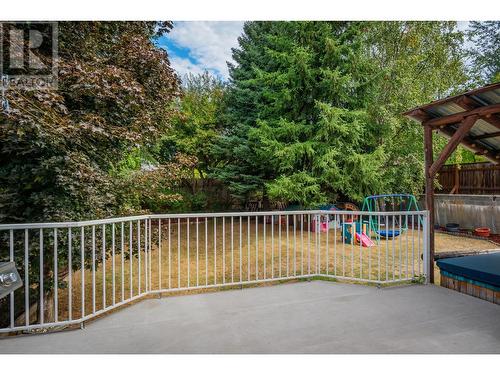 110 Cedar  Avenue, Fruitvale, BC - Outdoor