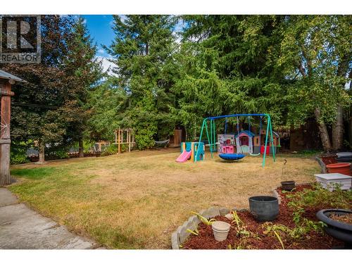 110 Cedar  Avenue, Fruitvale, BC - Outdoor