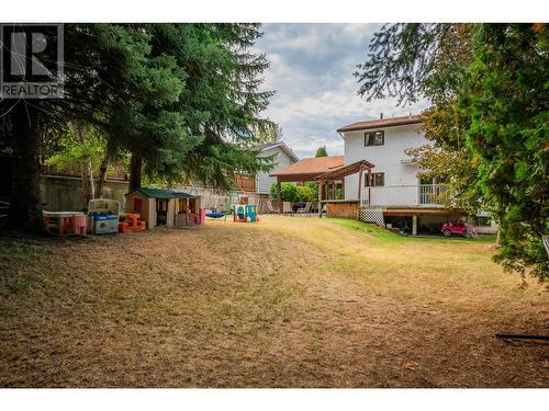 110 Cedar  Avenue, Fruitvale, BC - Outdoor