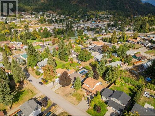 110 Cedar  Avenue, Fruitvale, BC - Outdoor With View